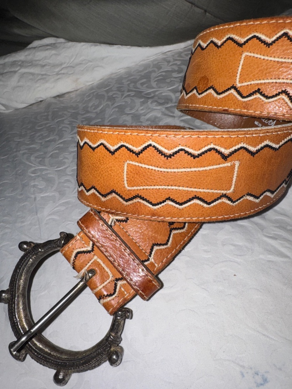 Jill Stuart Tan & Black Zigzag Leather Belt with Decorative Round Buckle size Sm